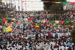 Gente in strada per la celebrazione ortodossa dell'Epifania, Addis Abeba, Etiopia. Si festeggia il 19 Gennaio, 13 giorni dopo l'Epifania cattolica - © Matej Hudovernik / Shutterstock.com ...