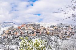 Gerano, il borgo ad est di Roma fotografato dopo una nevicata primaverile (Lazio).
