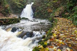 Gleno Waterfall, una cascata nei dintorni di Larne in Irlanda
