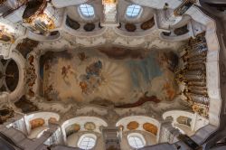 Gli affreschi del soffitto nella cattedrale di Nostra Signora a Lindau, Germania - © tzuky333 / Shutterstock.com