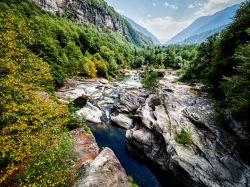 Gli Orridi di Uriezzo sono un canyon glaciale nel territorio di Premia in Piemonte