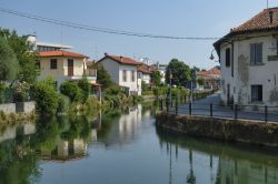 Una bella veduta della cittadina di Gorgonzola, Lombardia. Situata a occidente del bacino della Val Padana, si affaccia sul Naviglio della Martesana.
