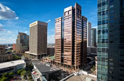 Grattacieli visti dal CityScape Phoenix all'angolo di Washington & Central, Arizona (USA). Washington St. & Central Ave. sono il cuore del centro di Phoenix - © Mark Skalny ...