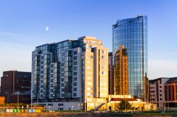 Grattacielo di Riverpoint a Limerick, Irlanda. Architettura moderna per questo edificio che con i suoi 59,2 metri e i 15 piani è il quarto più alto d'Irlanda - © Patryk ...