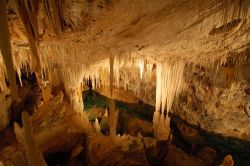 Le Grotte colorate di Borgio Verezzi - © Daniele Silva / Shutterstock.com