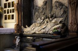 Gruppo scultoreo di St. Simpert nella basilica di Ulrico e Afra a Augusta, Germania - © Ricky Of The World / Shutterstock.com