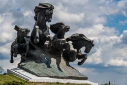 Gruppo scultoreo in ricordo della Guerra Civile (Tachanka) a Rostov-on Don, Russia - © Yakov Oskanov / Shutterstock.com