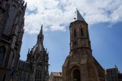Guglie gotiche di una chiesa nel centro di Ostenda, Belgio. 
