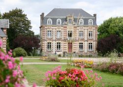 Haras National Stud: il maniero adibito a museo si trova a Saint Lo in Normandia nel nord della Francia - © Keith Heaton / Shutterstock.com