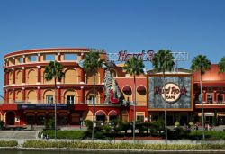Hard Rock Cafe all'Universal City di Orlando, Florida - Uno dei locali della catena di ristoranti tematici fondata nel 1971 a Londra: il marchio è diventato famoso in tutto il mondo ...