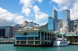 L'Hong Kong Maritime Museum sui Central Ferry Piers. Il museo racconta la storia e lo sviluppo della città negli ultimi secoli - © Daniel Fung / Shutterstock.com