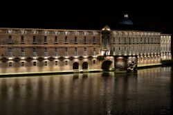 L'Hôtel-Dieu Saint-Jacques è uno dei simboli per eccellenza della città di Tolosa (Toulouse). Affacciato sulle acque della Garonne, è classificato come Monumento ...