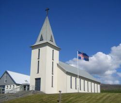 Hvammstangakirkja, la chiesa principale di Hvammstangi in Islanda, datata 1882. - © Eysteinn Guðni Guðnason, CC BY-SA 3.0, Wikipedia