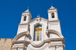 I campanili della chiesa di San Giuseppe a Barletta, Puglia.



