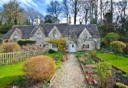 I deliziosi cottages di Bibury, il villaggio piu bello dell'Inghilterra - © mubus7 / Shutterstock.com
