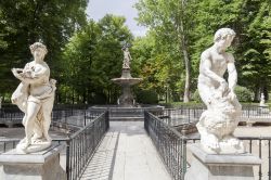 I giardini de la Isla al palazzo reale di Aranjuez, Spagna. Si trovano su un'isola artificiale circondata dal fiume Tejo e dal Ria Canal - © joan_bautista / Shutterstock.com