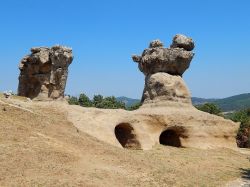 I Megaliti dell'Incavallicata con l'Elefante di Pietra a Campana in Calabria