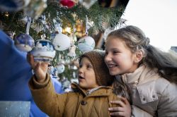 I Mercatini di Natale di Bolzano sono ideali per le famiglie con bambini - © Alex Filz / www.suedtirol.info