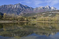 I monti della Paganella e il lago di Terlago in Trentino