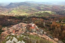 I monti di Orsomarso e il borgo di  San Donato di Ninea nella Calabria di nord-ovest