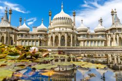 I Royal Pavillions di Brighton in Inghilterra, in una giornata estiva.