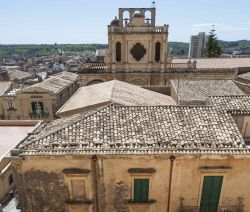 I tetti della città barocca che è patrimonio dell'umanità - il centro storico di Noto, cittadina nel profondo sud della Sicilia, è stato insignito, nel 2002, ...