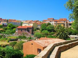 I tetti delle case antiche di Cargese, Corsica