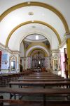 Iglesia de San Pedro Pochutla: l'interno è piuttosto spoglio ed essenziale, ma è meritevole di una visita anche solo come ottimo "rifugio" contro il Sole che arroventa ...