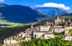 Il  borgo di Capestrano in Abruzzo