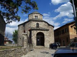 Il Battistero di San Giovanni fa parte del complesso monumentale di Galliano a Cantù