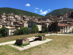Il borgo appenninico di Scanno in Abruzzo Scanno tra i monti Marsicani dell'Abruzzo.