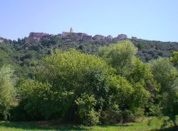 Il borgo di Aquara in Campania, penisola del Cilento, Salerno Di Geofix - Opera propria, CC BY-SA 3.0, Collegamento