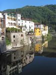 Il borgo di Bagni di Lucca, fotografato dal ponte medievale.