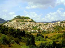 Il borgo di Calatafimi Segesta, Sicilia occidentale - © Francescodibartolo80 - CC BY-SA 3.0 -Wikipedia