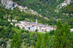 Il borgo di casso sopra la diga del Vajont in Friuli