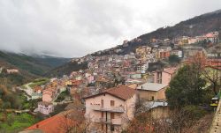 Il borgo di Desulo: siamo sul Gennarrgentu in Barbagia, Sardegna orientale