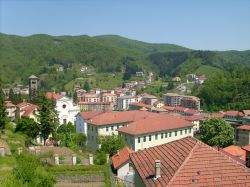 Il borgo di Masone nella Val di Stura, appennino ligure  - © Davide Papalini - CC BY-SA 3.0 - Wikipedia