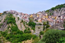 Il borgo di Motta Camastra in Sicilia nella Valle dell'Alcantara.
