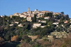 Il borgo di Mougins in Costa Azzurra (Francia) ...