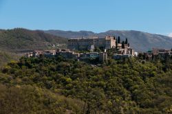 Il borgo di Rocca Sinibalda in provincia di Rieti - © Antonio Trolese / Shutterstock.com