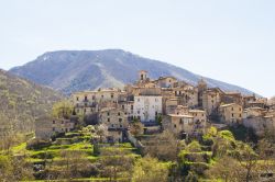 Il borgo di Scanno come un piccolo presepe dell Appennino - © Buffy1982 / Shutterstock.com