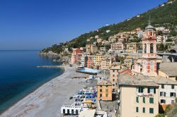 Il borgo e la spiaggia di Sori in Liguria, Riviera di Levante