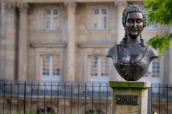 Il busto di Guglielmina di Prussia nel centro di Bayreuth, Germania - © AndrijaP / Shutterstock.com