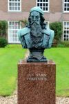 Il busto di Jan Amos Komensky a Naarden, Paesi Bassi. Teologo, scrittore e filosofo ceco, è stato uno dei pensatori più importanti del Seicento tanto da essere considerato il "padre" ...