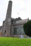 Il campanile della cattedrale di St Canice's a Kilkenny, Irlanda. Attorno alla chiesa sorge anche un antico cimitero.
