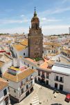 Il campanile della chiesa di San Bartolomeo a Carmona, Andalusia (Spagna).
