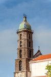 Il campanile della chiesa principale di Roccamonfina in Campania
