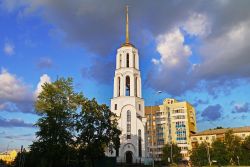 Il campanile della chiesa Sergievo-Elizabeth a Ekaterinburg, Russia.  - © UralUr / Shutterstock.com