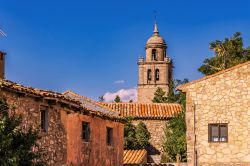 Il campanile della Collegiata di Santa Maria dell'Assunzione a Medinaceli, Soria, Spagna.




