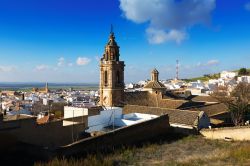 Il campanile di Osuna, Andalusia, Spagna. La città sorge fra la Cordigliera Betica e il Guadalquivir su un colle.

